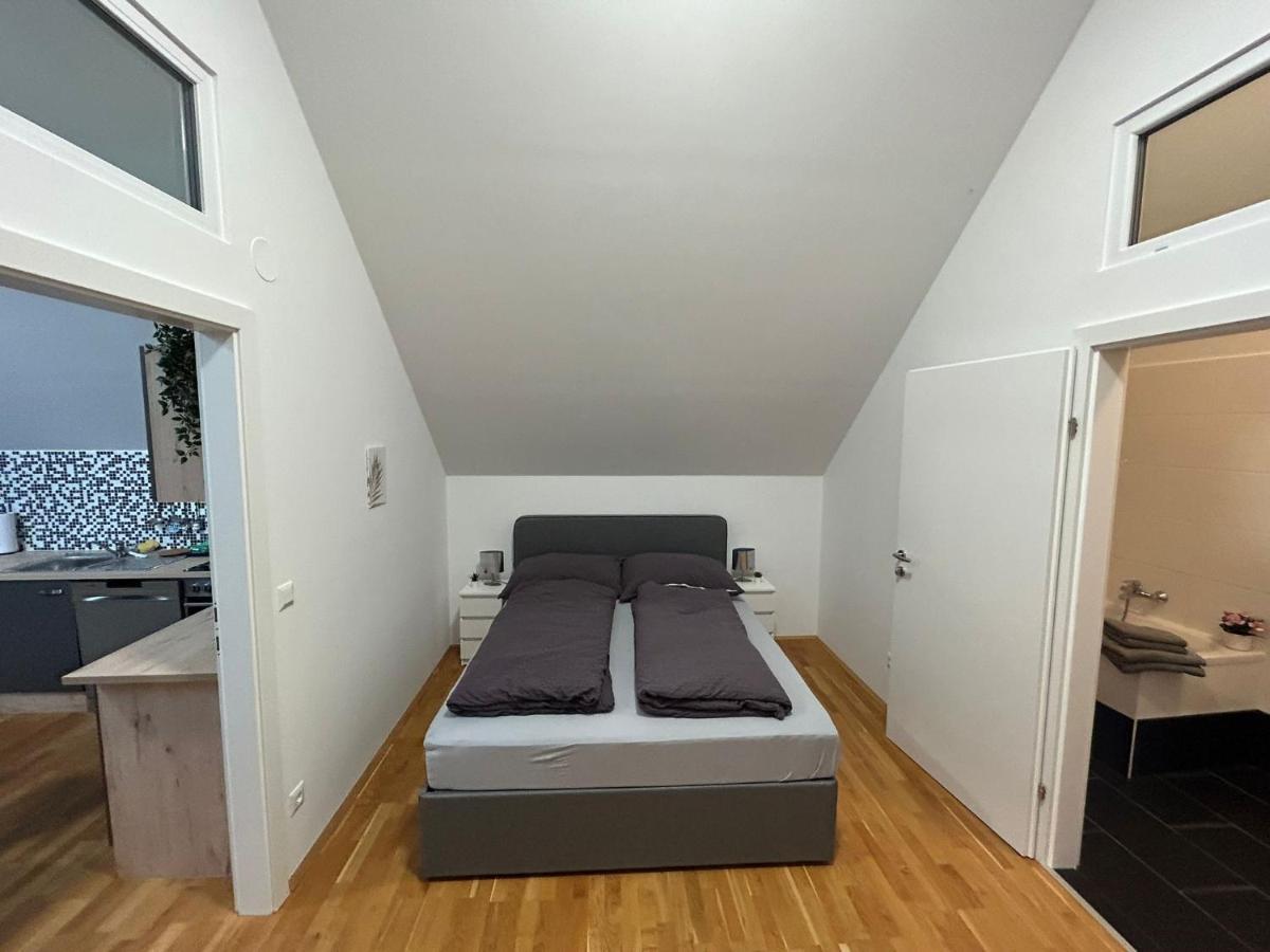 Paky Appartements 00323 Bruck an der Leitha Esterno foto