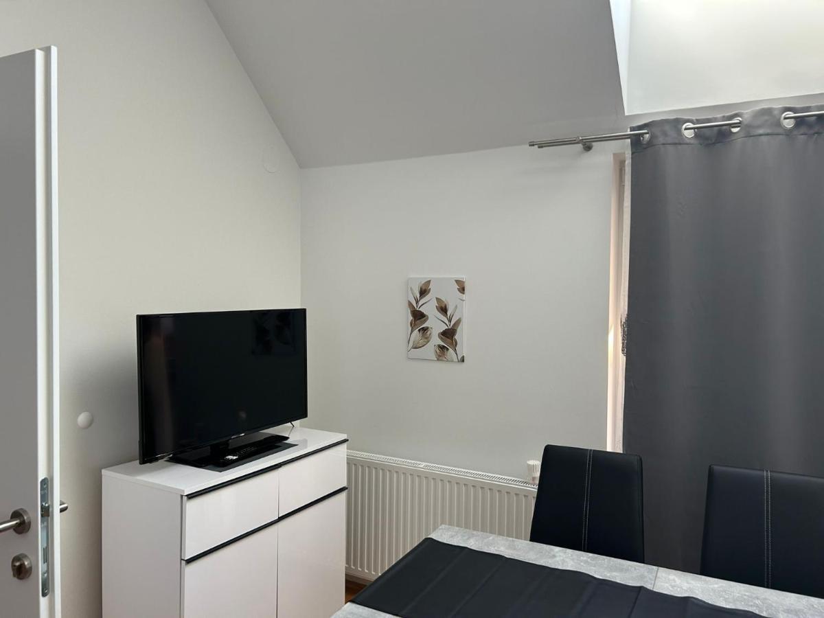 Paky Appartements 00323 Bruck an der Leitha Esterno foto